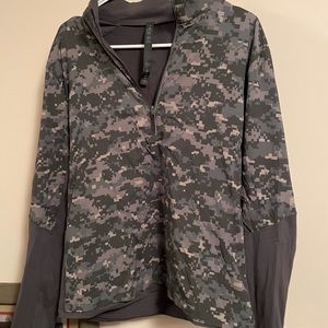 Lululemon rare quarter zip runner